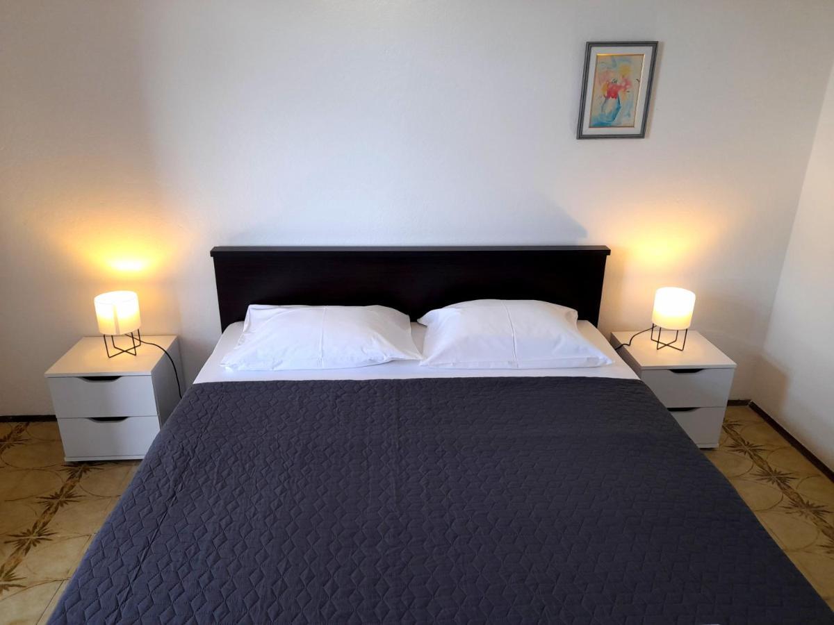 Apartment Mima With Sea View Drage Buitenkant foto