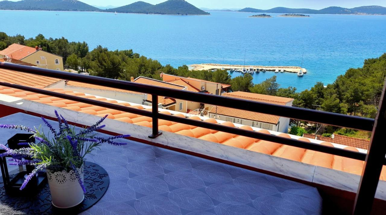 Apartment Mima With Sea View Drage Buitenkant foto